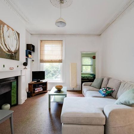 Family Friendly Flat Just Minutes From The Beach! Portsmouth Exteriér fotografie
