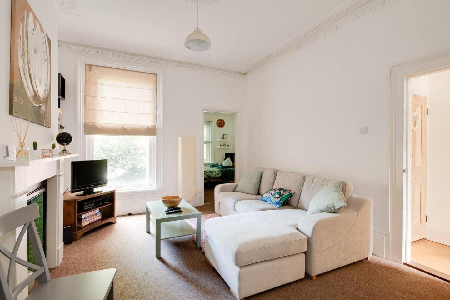 Family Friendly Flat Just Minutes From The Beach! Portsmouth Exteriér fotografie