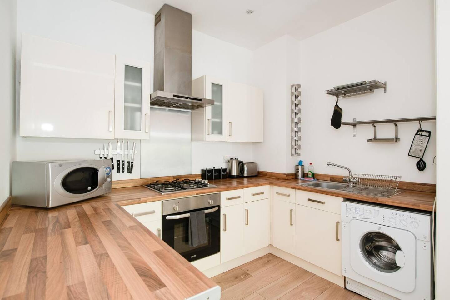 Family Friendly Flat Just Minutes From The Beach! Portsmouth Exteriér fotografie